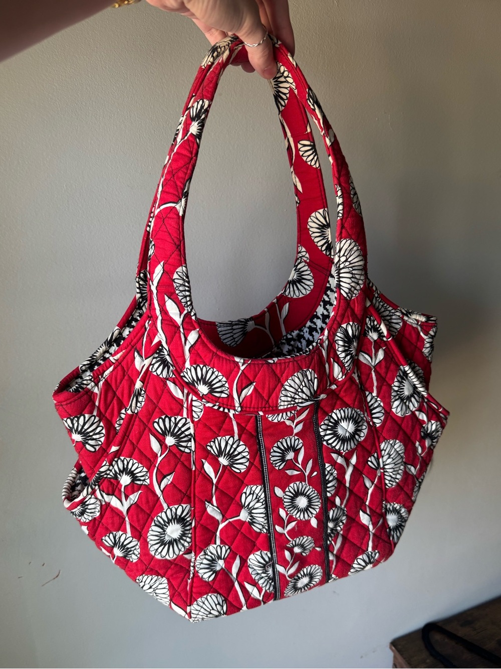 Vera Bradley Glenna Tote Bag Deco Daisy Red Black White Floral Retired